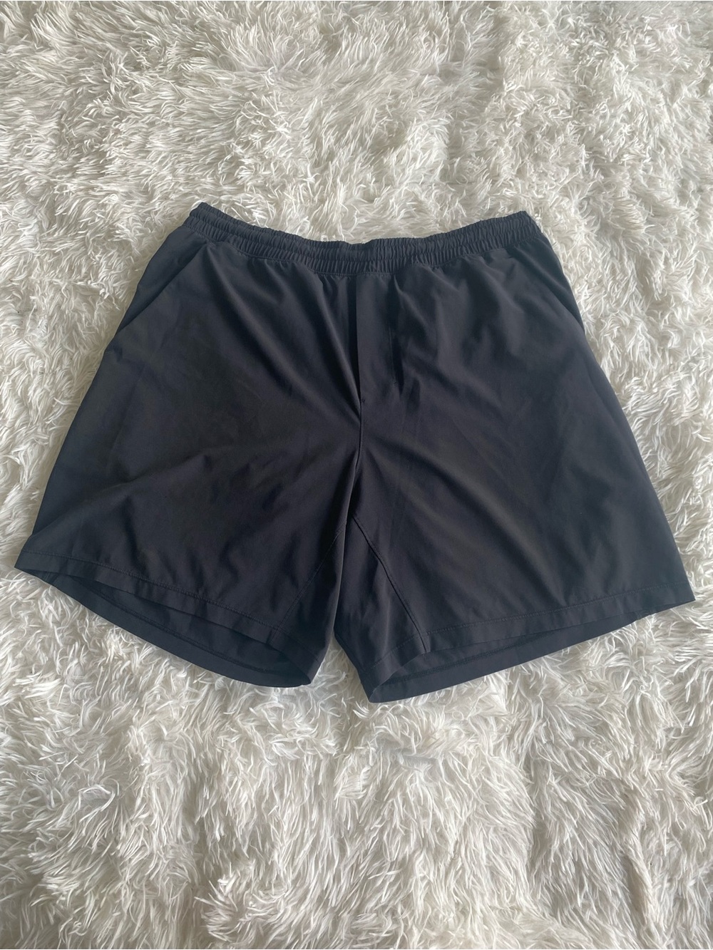 Lululemon Men’s Pace Breaker Shorts Black with drawstrings size XL